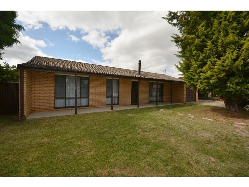 27 Chivers Close, Lithgow NSW 2790