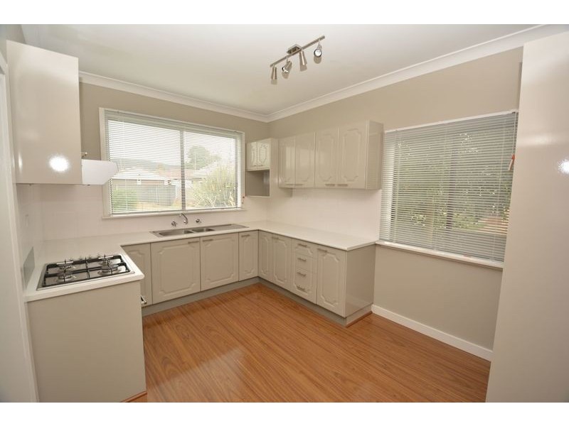 73 Rifle Parade, Lithgow NSW 2790