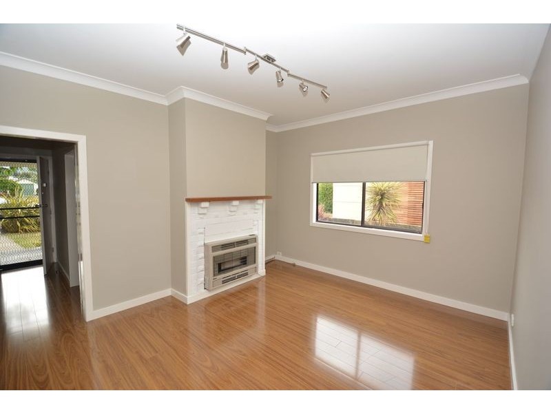 73 Rifle Parade, Lithgow NSW 2790