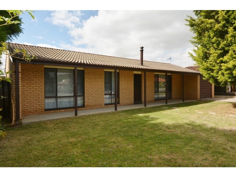 27 Chivers Close, Lithgow NSW 2790