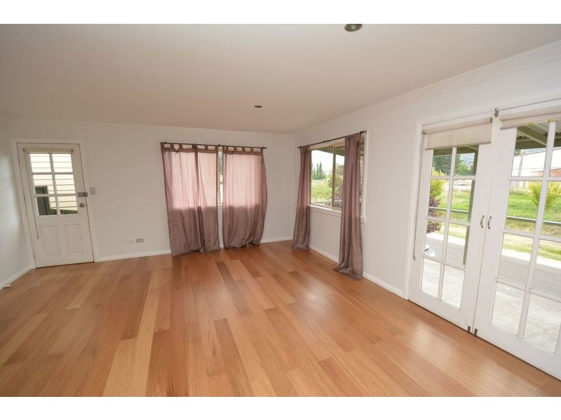 24 Macauley Street, Lithgow NSW 2790