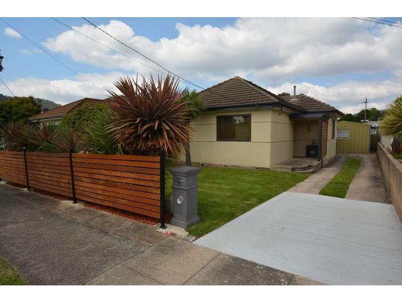 75 Rifle Parade, Lithgow NSW 2790