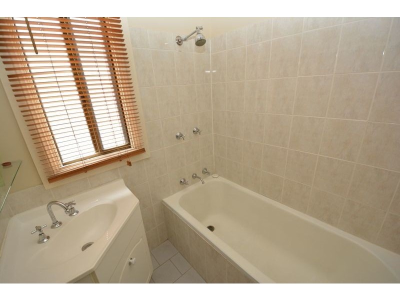 75 Rifle Parade, Lithgow NSW 2790