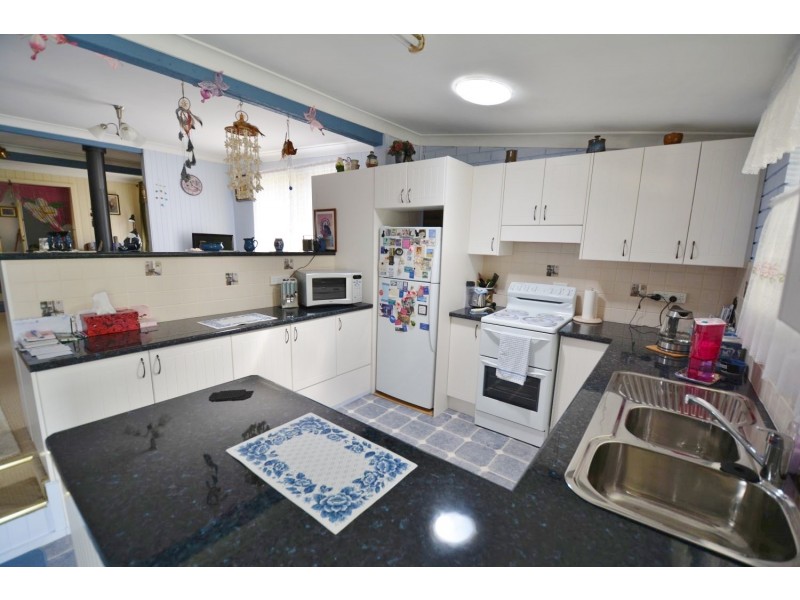 18 Railway Avenue, Portland NSW 2847