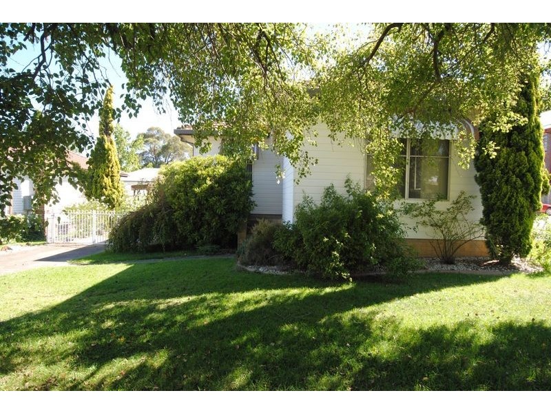 8 Caroline Avenue, Lithgow NSW 2790