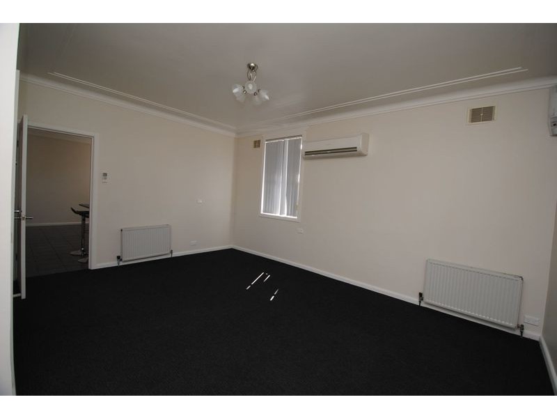 8 Caroline Avenue, Lithgow NSW 2790