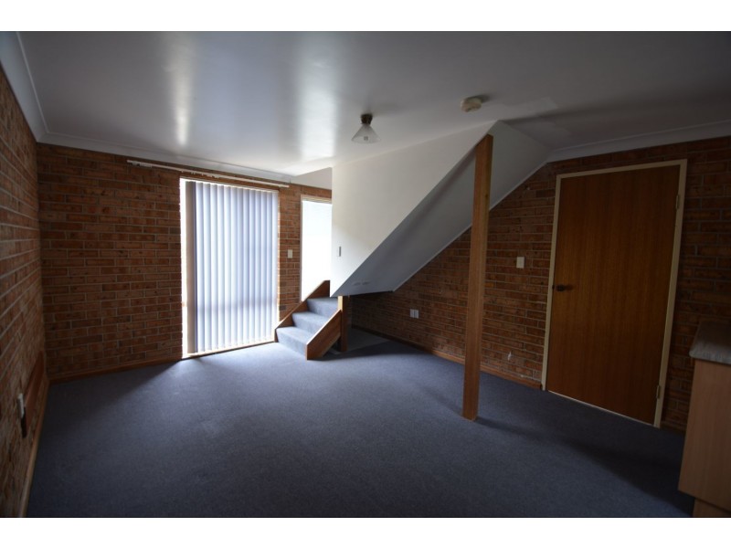 2/1 Ferro Street, Lithgow NSW 2790