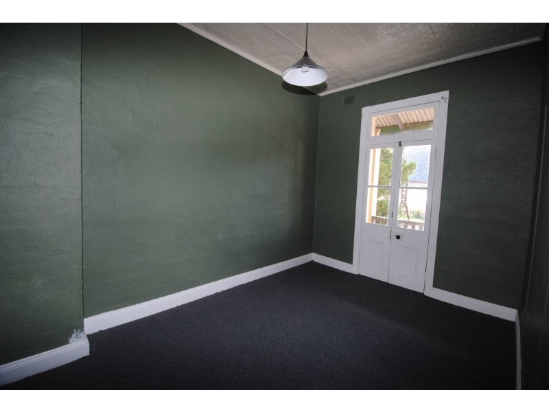 9 Gray Street, Lithgow NSW 2790