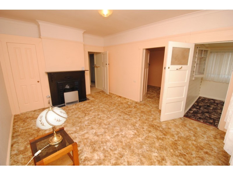 20 Academy Street, Lithgow NSW 2790