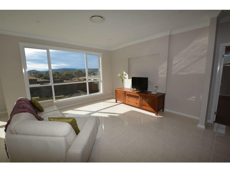 25 Surveyors Way, Lithgow NSW 2790