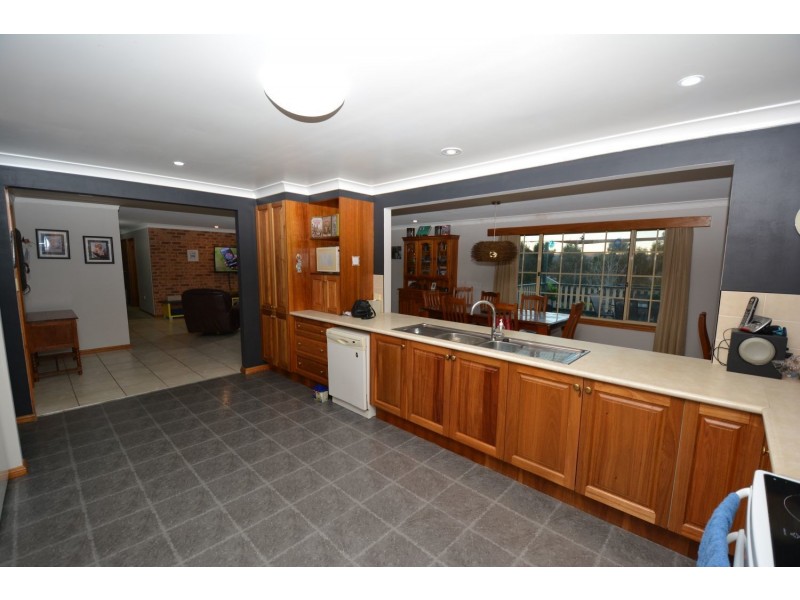 9 Korra Street, Marrangaroo NSW 2790