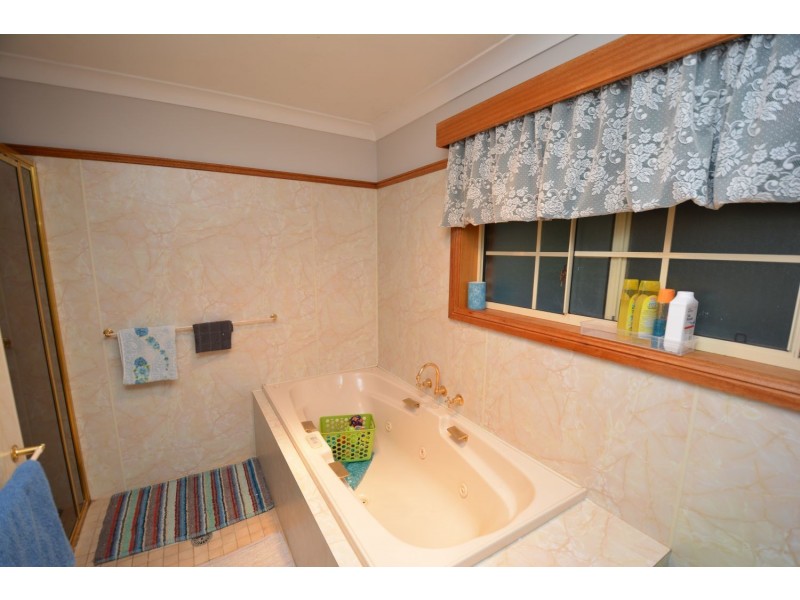 9 Korra Street, Marrangaroo NSW 2790