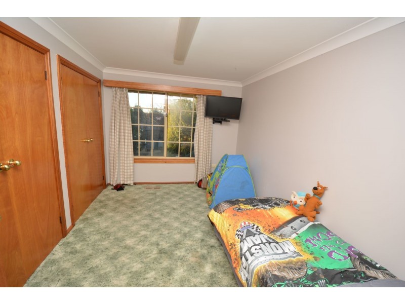 9 Korra Street, Marrangaroo NSW 2790