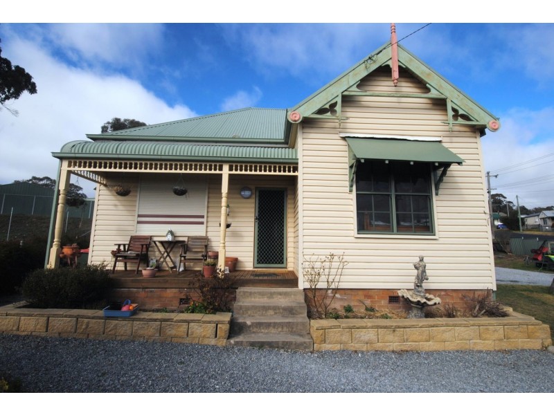 2 Cox Street, Portland NSW 2847