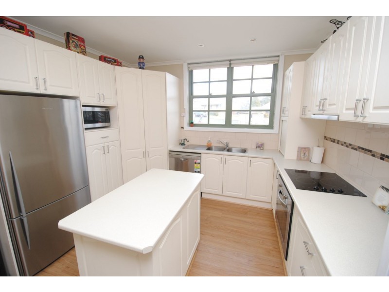 2 Cox Street, Portland NSW 2847