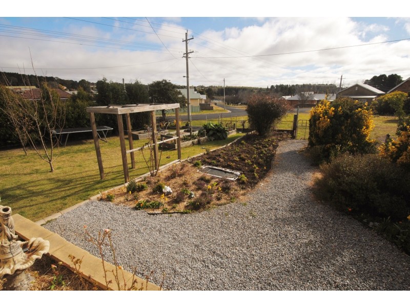 2 Cox Street, Portland NSW 2847