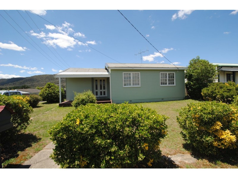 13 Inner Crescent, Lithgow NSW 2790