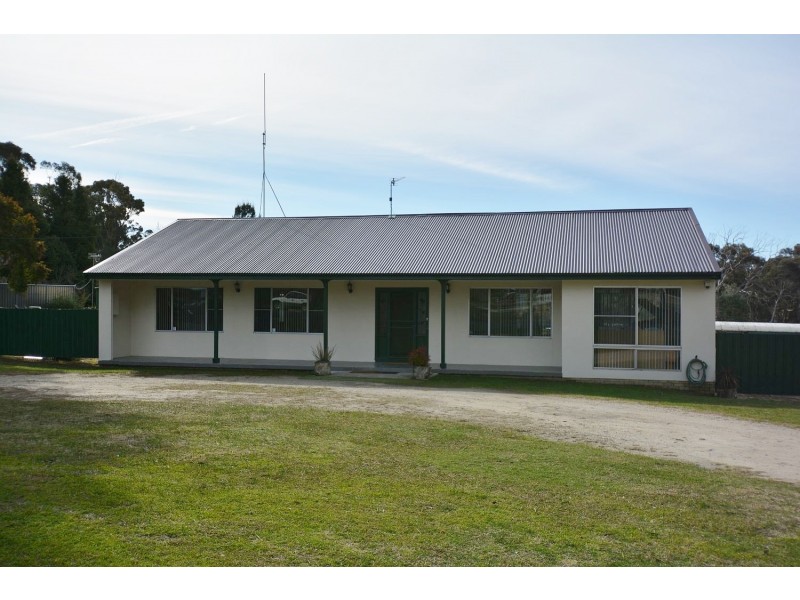 62 Oakey Forest Road, Marrangaroo NSW 2790