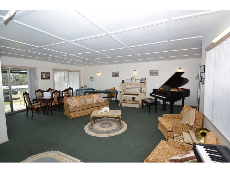 62 Oakey Forest Road, Marrangaroo NSW 2790