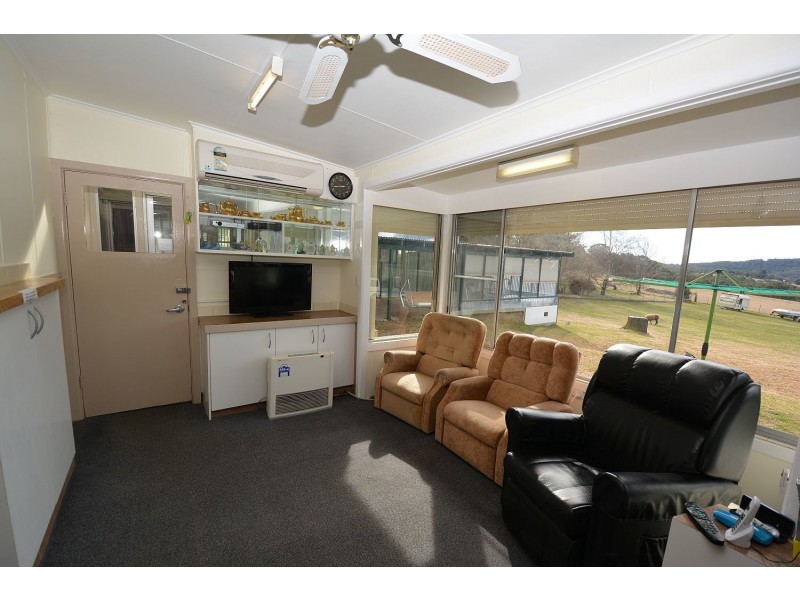 62 Oakey Forest Road, Marrangaroo NSW 2790