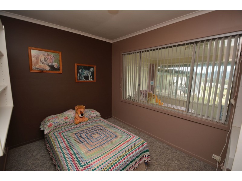 62 Oakey Forest Road, Marrangaroo NSW 2790
