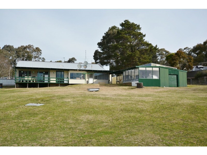 62 Oakey Forest Road, Marrangaroo NSW 2790