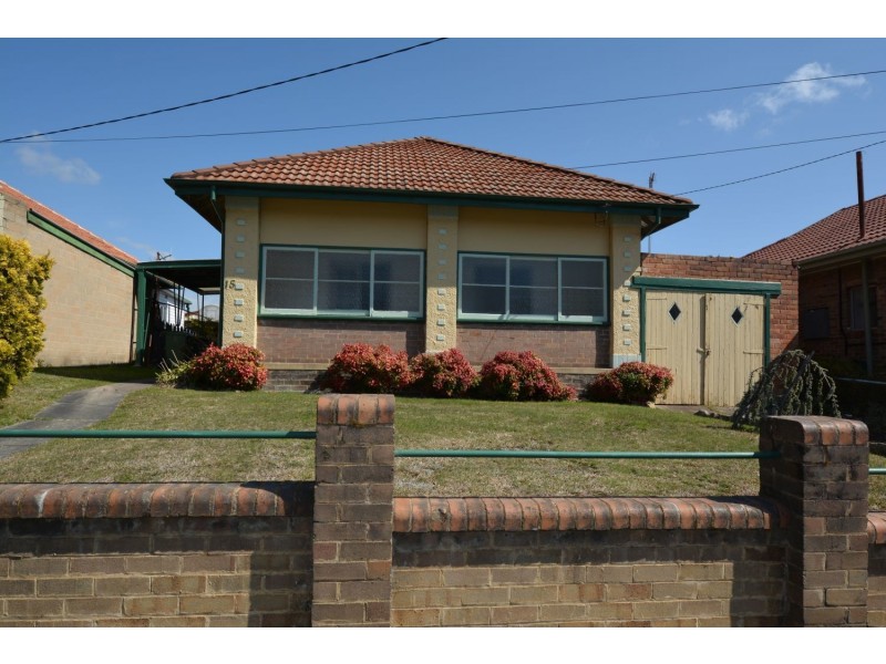 15 Martini Parade, Lithgow NSW 2790
