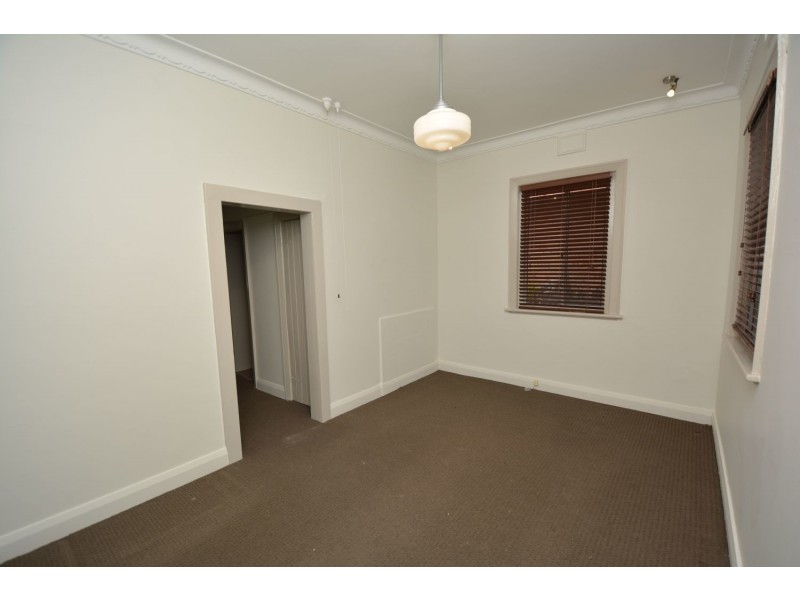 15 Martini Parade, Lithgow NSW 2790