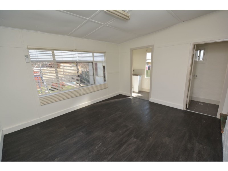 15 Martini Parade, Lithgow NSW 2790