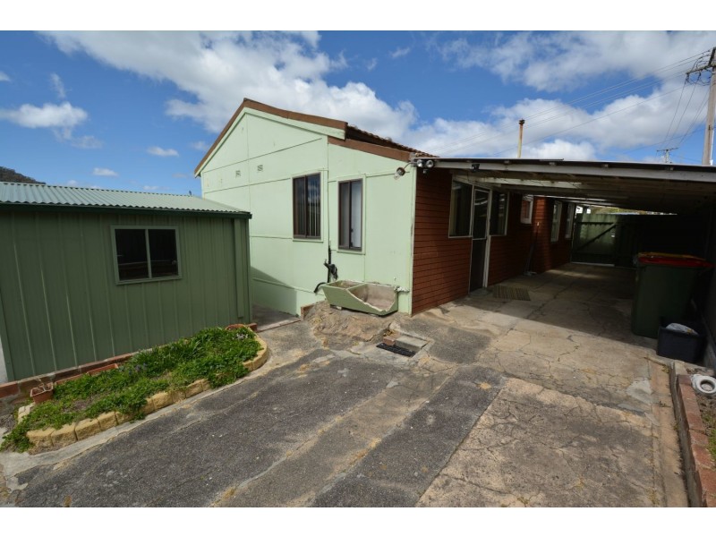 60 Outer Crescent, Lithgow NSW 2790