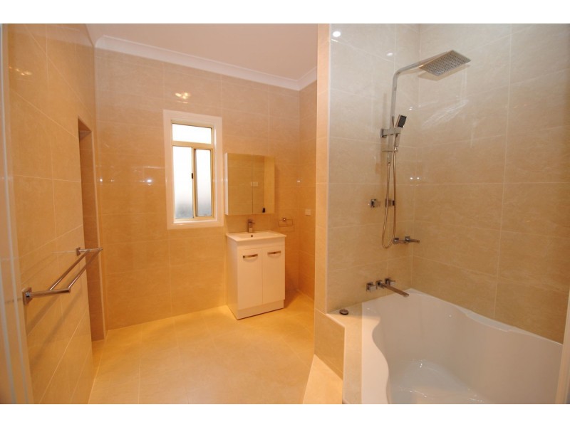 109 Martini Parade, Lithgow NSW 2790