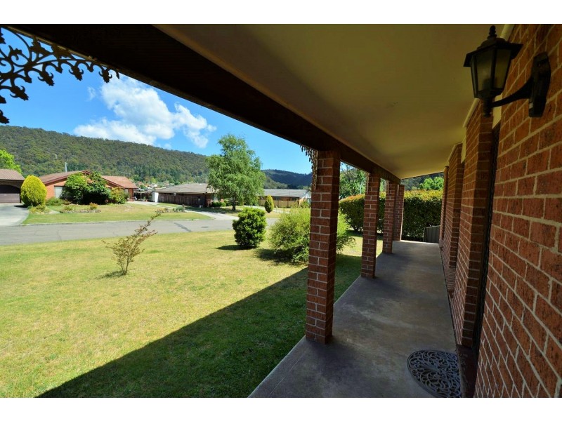 16 Heffernan Place, Lithgow NSW 2790