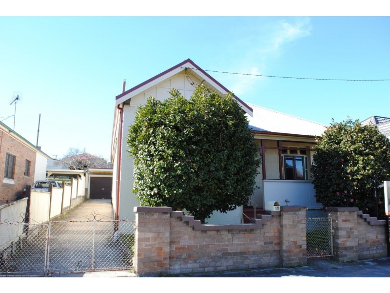 19 Sandford Avenue, Lithgow NSW 2790