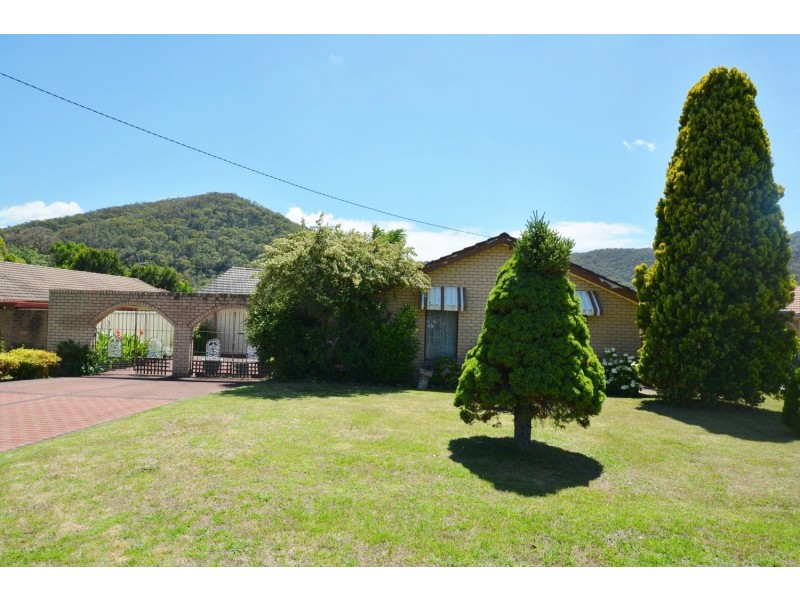 11 Fullagar Avenue, Lithgow NSW 2790