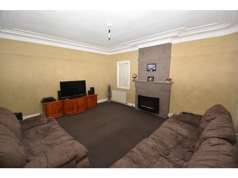 11 Enfield Avenue, Lithgow NSW 2790