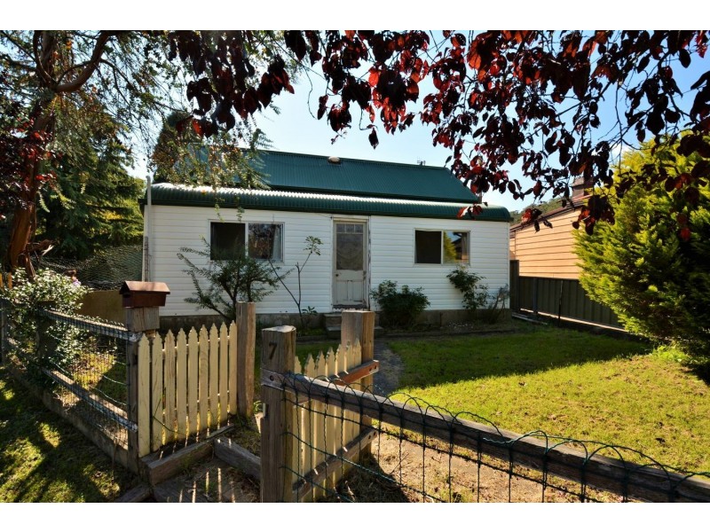 7 Victoria Avenue, Lithgow NSW 2790