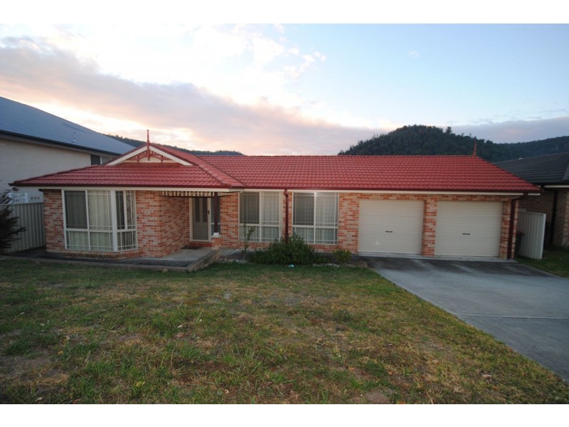 9  Henderson Place, Lithgow NSW 2790