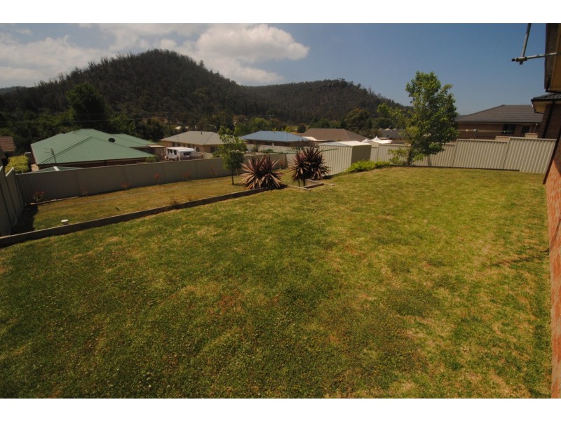 9  Henderson Place, Lithgow NSW 2790