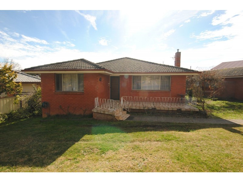 25 Maple Crescent, Lithgow NSW 2790