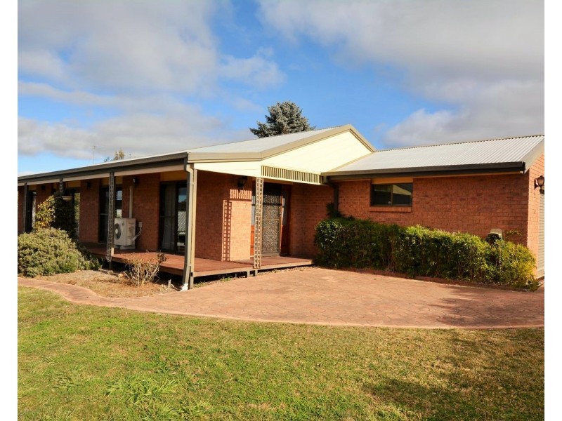 8 Kremer Crescent, Wallerawang NSW 2845