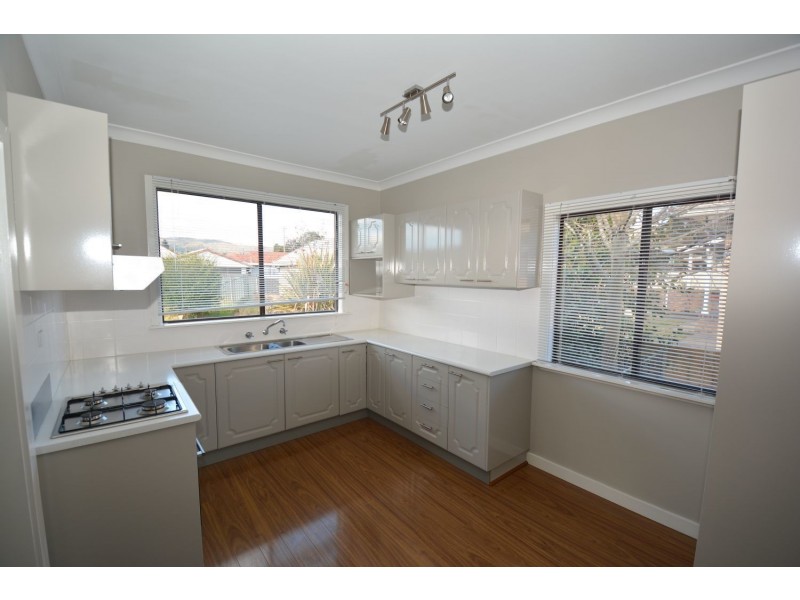 73 Rifle Parade, Lithgow NSW 2790