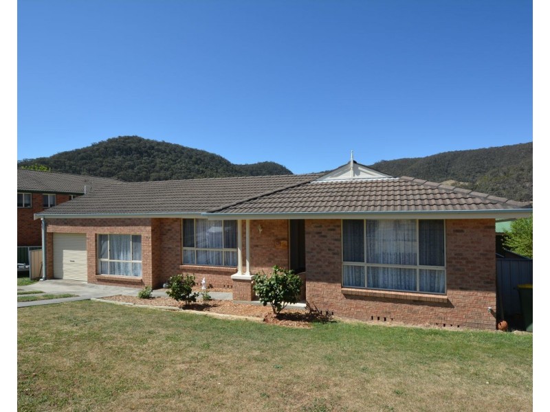 14 Chivers Close, Lithgow NSW 2790