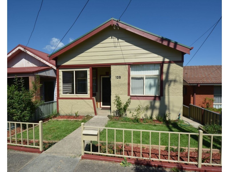 109 Martini Parade, Lithgow NSW 2790