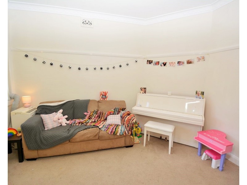 109 Martini Parade, Lithgow NSW 2790