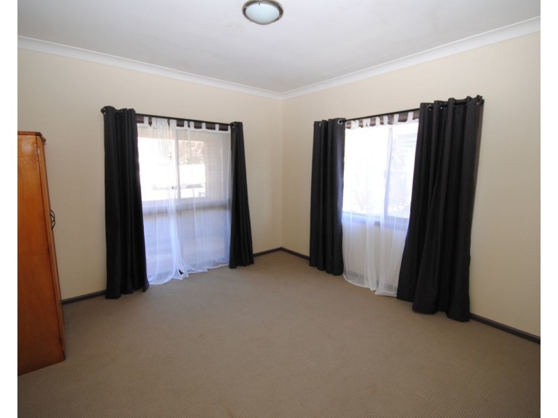 68 Rifle Parade, Lithgow NSW 2790