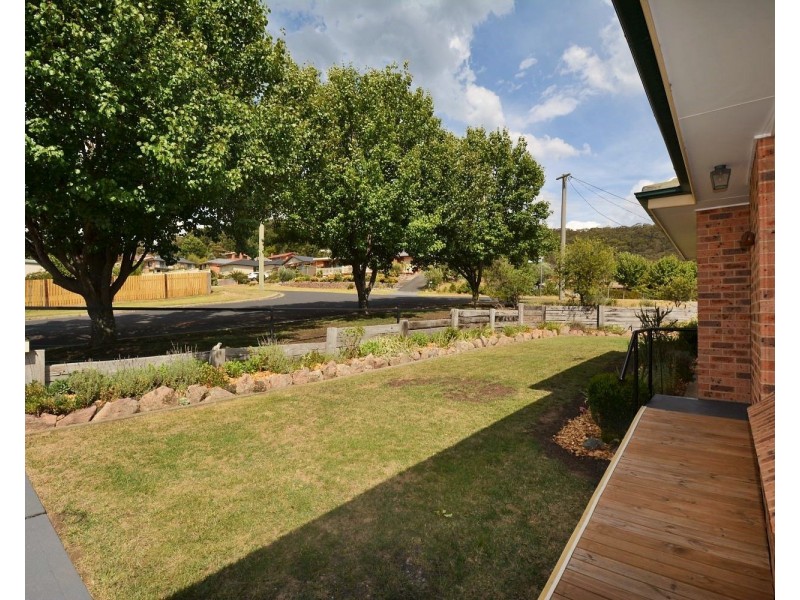 14 Eddy Street, Lithgow NSW 2790