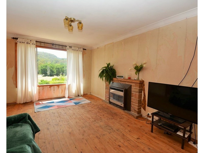 33 Bells Road, Lithgow NSW 2790