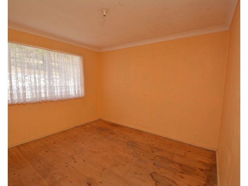 33 Bells Road, Lithgow NSW 2790