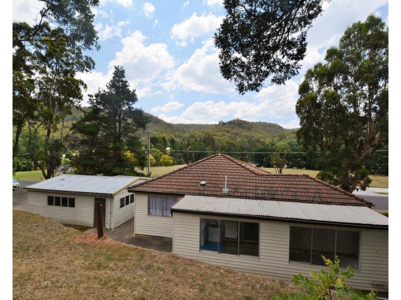 33 Bells Road, Lithgow NSW 2790