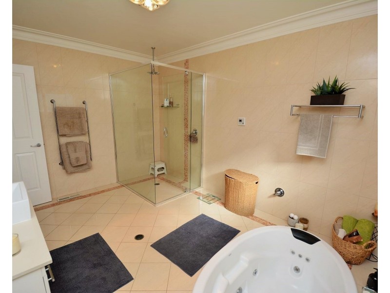 25 Henderson Place, Lithgow NSW 2790